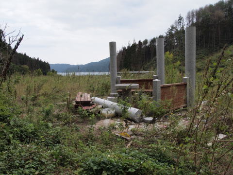 住宅地の上端にある公園