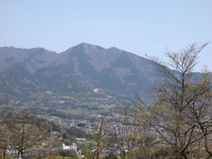 写真4　丹沢とその麓の秦野市西部