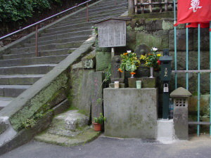 復興地蔵尊と天神男坂