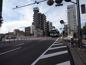 写真4　新田間川右岸より新田間橋を望む