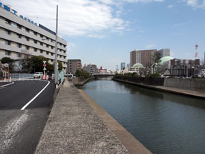 写真15　この付近に西江橋があった
