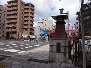 写真13　太田橋の親柱（右岸下流側）