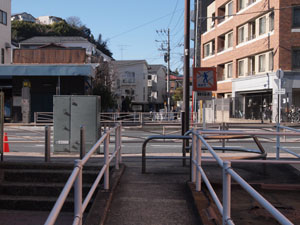 写真2　この付近に南川尻橋があった