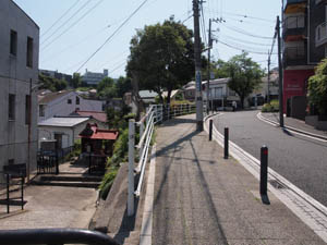 大丸谷震災地蔵尊付近から眺めた市街地