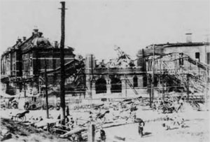写真7　横浜駅の惨状（大正震災志写真帳より）