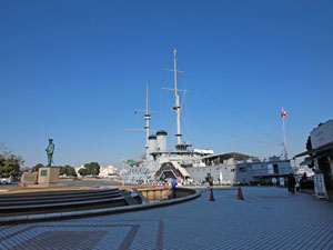 写真1　三笠公園と記念艦　三笠