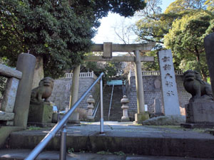 狛犬と鳥居