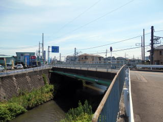 駅名の由来になった門沢橋