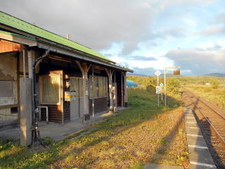 �z�[��������̏㔒��̉w��