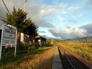 �㔒��̉w���W�ƃz�[���S�i