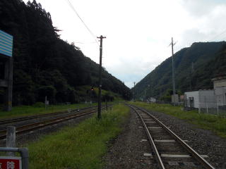 終点の釜石までは、ここからさらに下っていく。