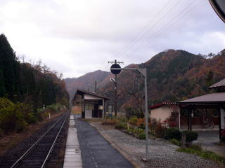 �m�a�̃z�[���B�����ɋ߂��ߑa�n�ł��邽�߁A��Ԃ����Ԃ̖{���͏��Ȃ��B