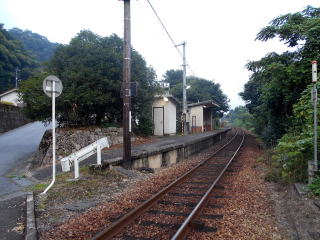 所木のホーム。ひっそりとたたずむ片面ホームの駅である。