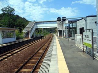 東浜のホーム。対抗式ホームとなっているので、瑞風も長時間停車が可能なのだろう。