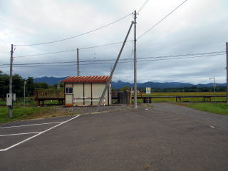 鶴沼の駅全景。1日1往復しか停車しない札沼線末端区間最初の停車駅である。
