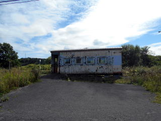 貨車を改造した駅舎を持つ上幌延。かつてはちゃんとした駅舎があり、駅員も置かれていた駅だった。
