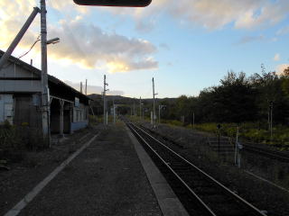 �[��ꎞ�̋��؂̉w�\��