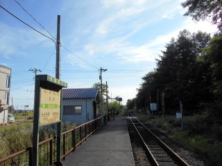 札的のホーム。浦臼の折り返しを活かせば、効率よく訪問ができる駅だ。