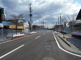 夜ノ森の駅前。3月に通れるようになったのはメインの通りのみでその他は未だに帰宅困難区域である。