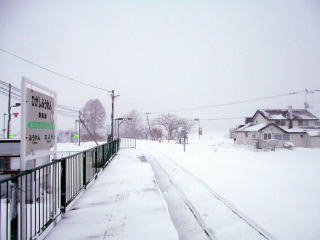 東風連のホーム。名寄高校の生徒の利用が見受けられるが、学校までは少し歩く。