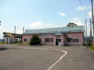 ��z�̉w�ɑS�i