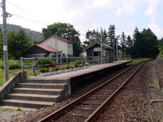 �]�����ɂ���鋫�w�A�_���B�Ԓd��ҍ��������ꂢ�ŊǗ����s���͂��Ă���w�ł�����B