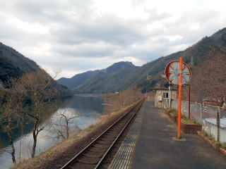 桜の木が植えられている潮の駅周辺