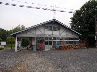 ���{�䗅�v���炻�̖�������ꂽ�䗅�v�B���č��S�E�����h���Ŕ��܂����w�ɂ͗��l�̏h�ƂȂ����B