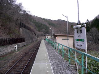 ��݂̉w���W�ƃz�[��