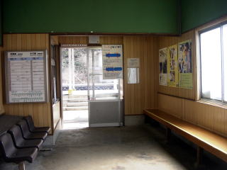 ���㗎���̉w�ɂ̒�