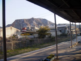 �D���̃z�[�����猩����z�R