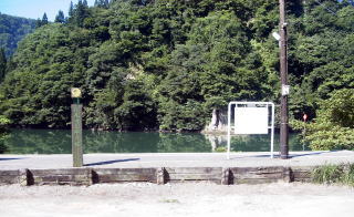 ���˂̃z�[���Ƒ�����