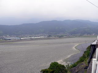 ��o�̉w�O�̌������猩��x�m��Ɠ암���̕��i