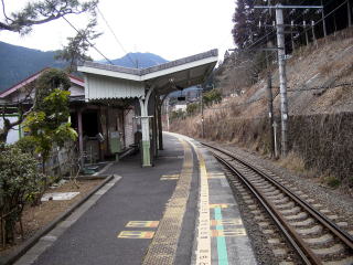 �R���̃z�[��