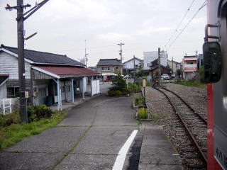 �␣�l�̉w�ɂƕx�R�`���̃��[���̏I�[��