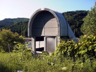 ���̂Q�Ԑ��z�[���̓���