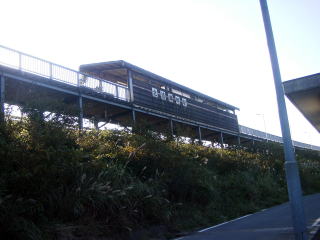 �k�Y�ΔȂ̊O�ς̉w���\��