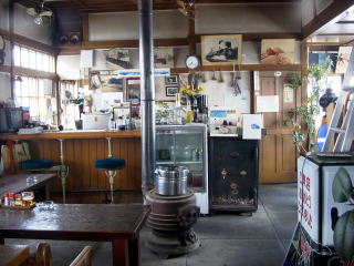 ���Ղ̉w�ɓ��ɂ��邨�X�u�g���b�R�v�̓���