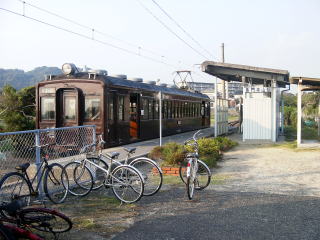 ����{�R�̉w�����ƃN���n�S�Q