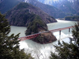 �����Ώ�̉w�S�i