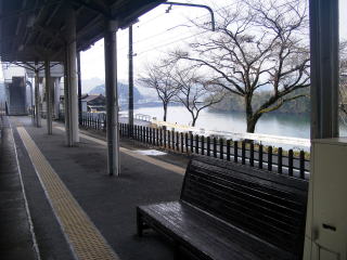 ������̃z�[�����璭�߂闎���_��