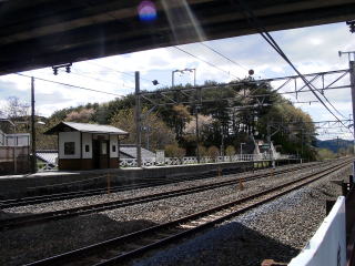 �����̉w�S�i