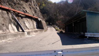 ���̉w�O�̓��H