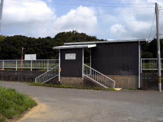 �O��c�̉w����