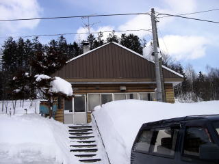 �L�����̉w��