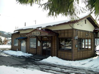 �C�m���̉w��