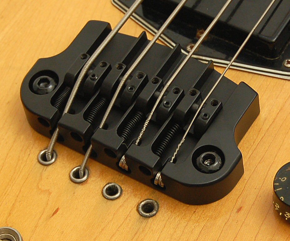 Hipshot B-Style ブリッジ Hipshot B Style 5 String Bass Bridge