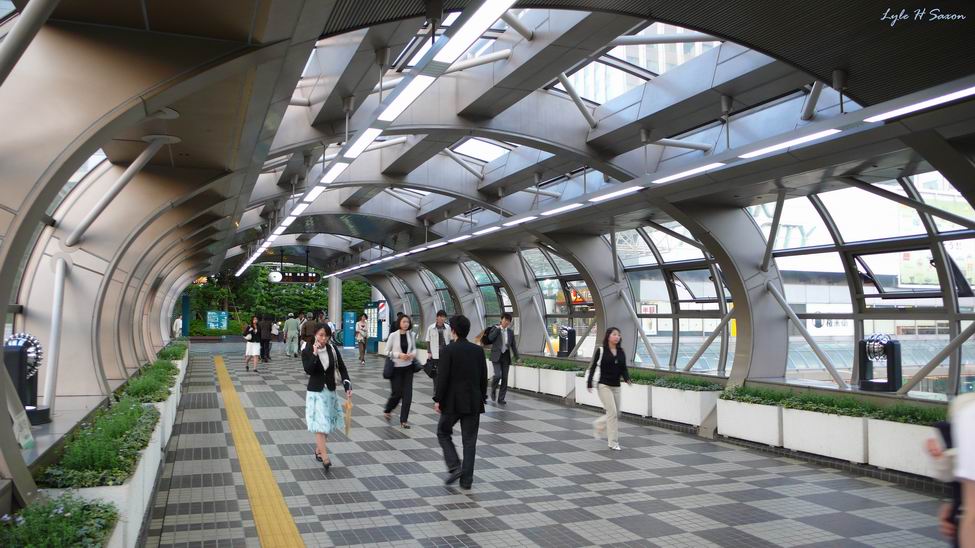 Osaki to Shinagawa - by Lyle (Hiroshi) Saxon, Images Through Glass, Tokyo