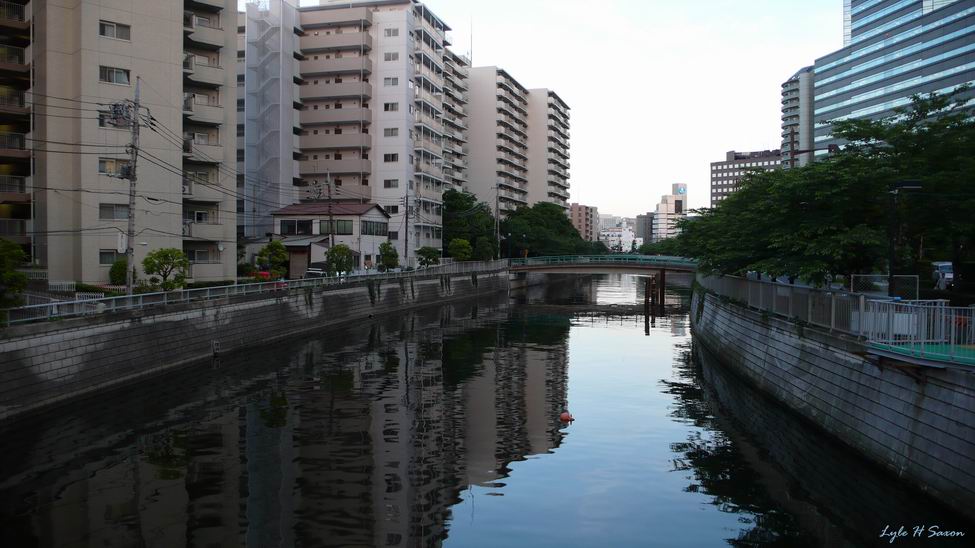Osaki to Shinagawa - by Lyle (Hiroshi) Saxon, Images Through Glass, Tokyo