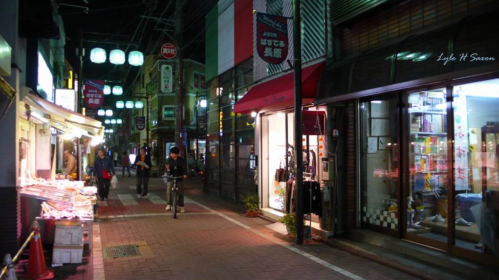 Iroiro - October 2006, by Lyle H Saxon, ITG, Tokyo